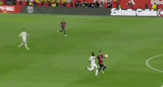 【国王杯】魔笛被断孔德加时绝杀，巴萨3比2皇马夺冠
