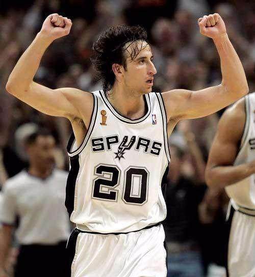 开云官网-1-75数说NBA75周年（下）詹姆斯64次赢得周最佳球员