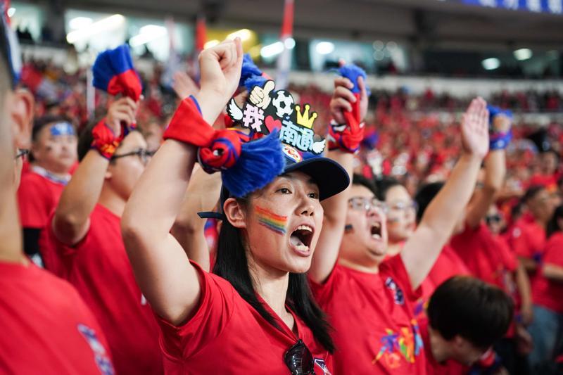 开云体育-2026“苏超”扩容升级，十三支队伍球衣由阿迪达斯专属设计