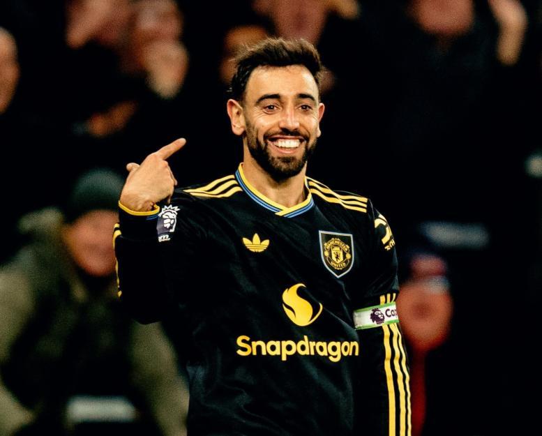 开云官网-周薪40万镑！英媒曝曼联队长开天价续约条件，沙特买断需5700万镑